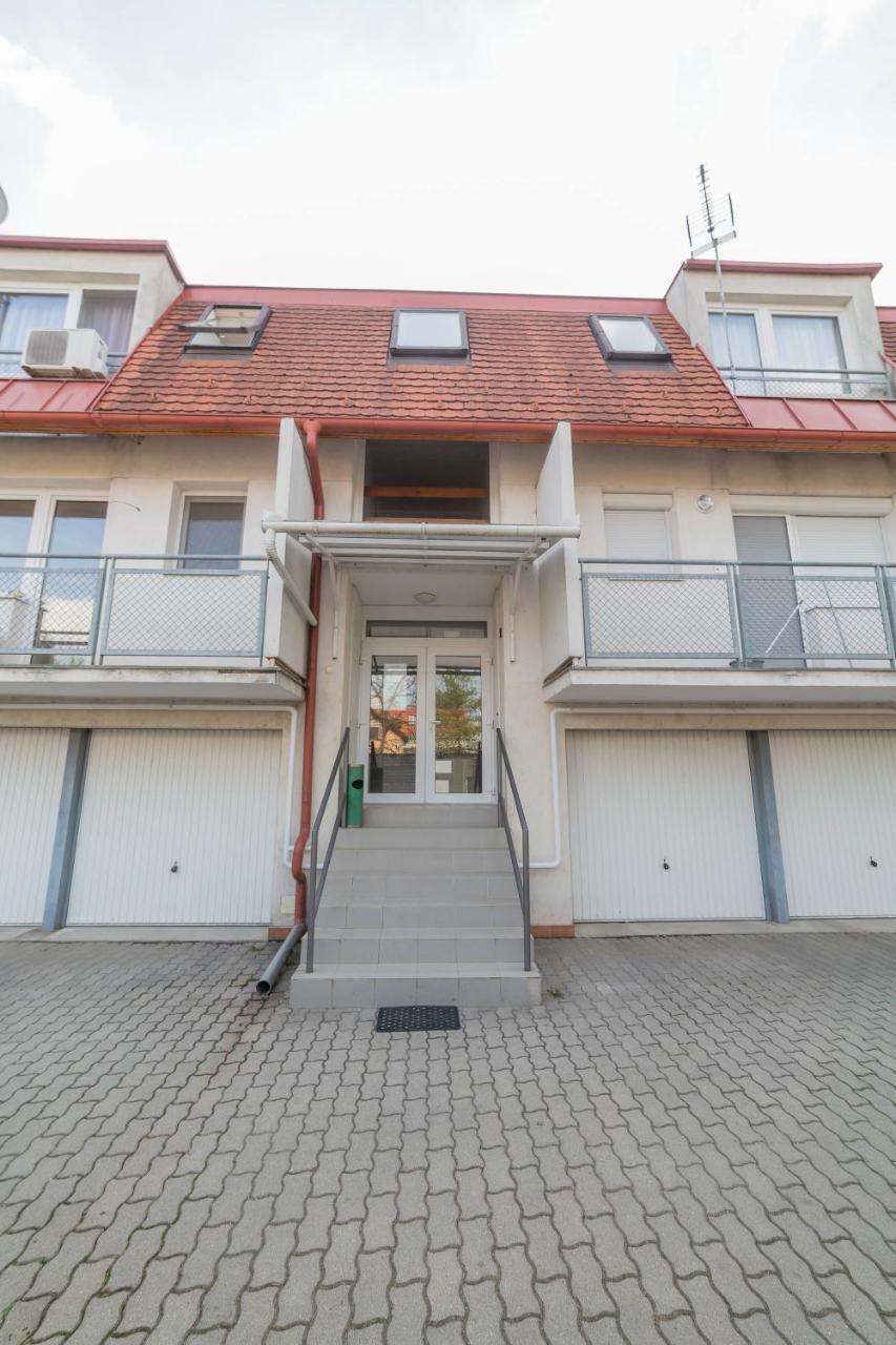 Fischer Apartman 2 Хайдусобосло Экстерьер фото